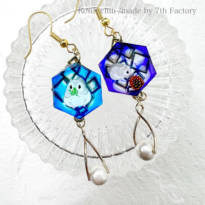 Resin Club Double-Sided UV Resin Sticker - Ezo Flying Squirrel